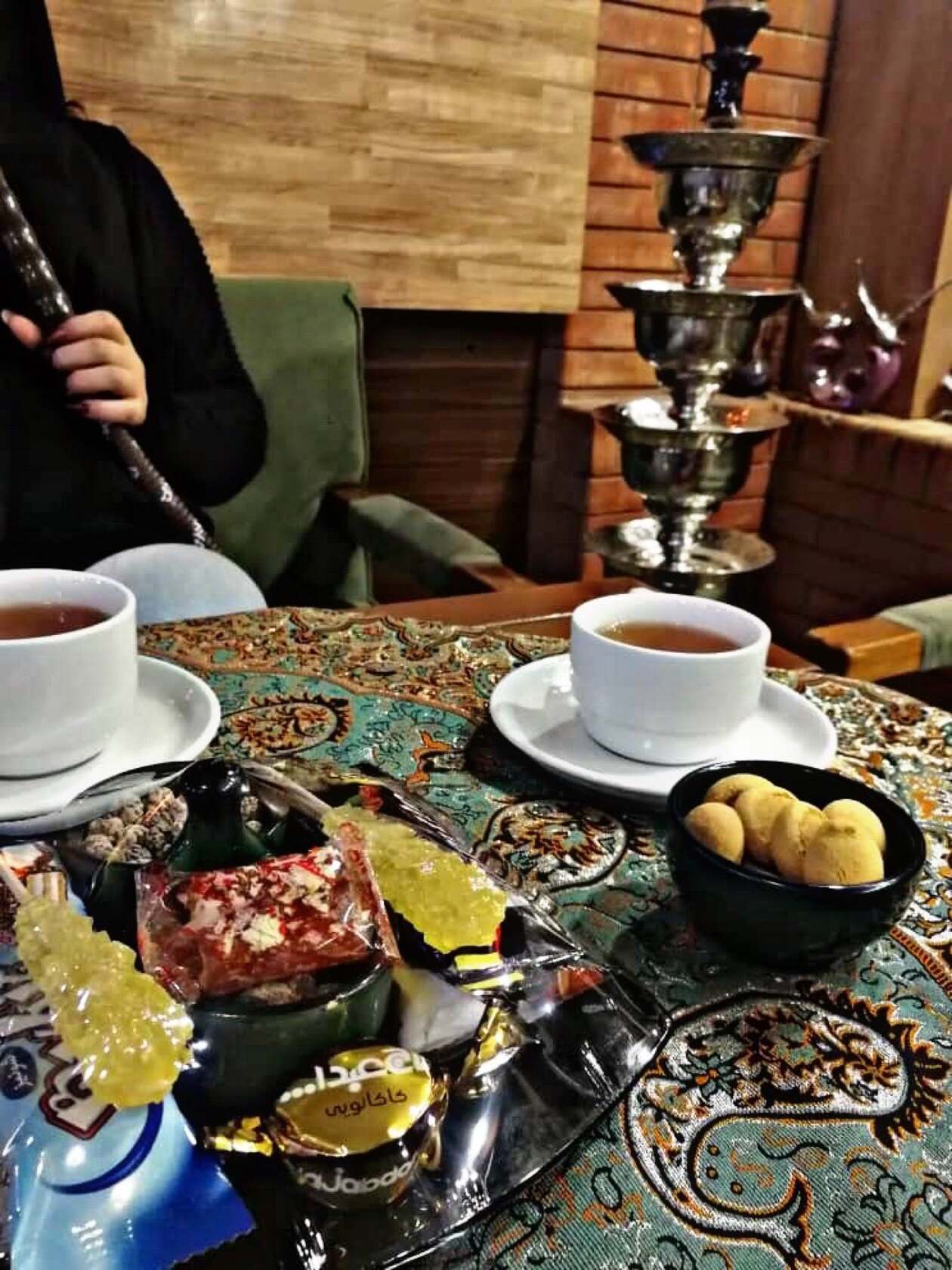 Meditraneh Hookah Bar سنتی سرای مديترانه
