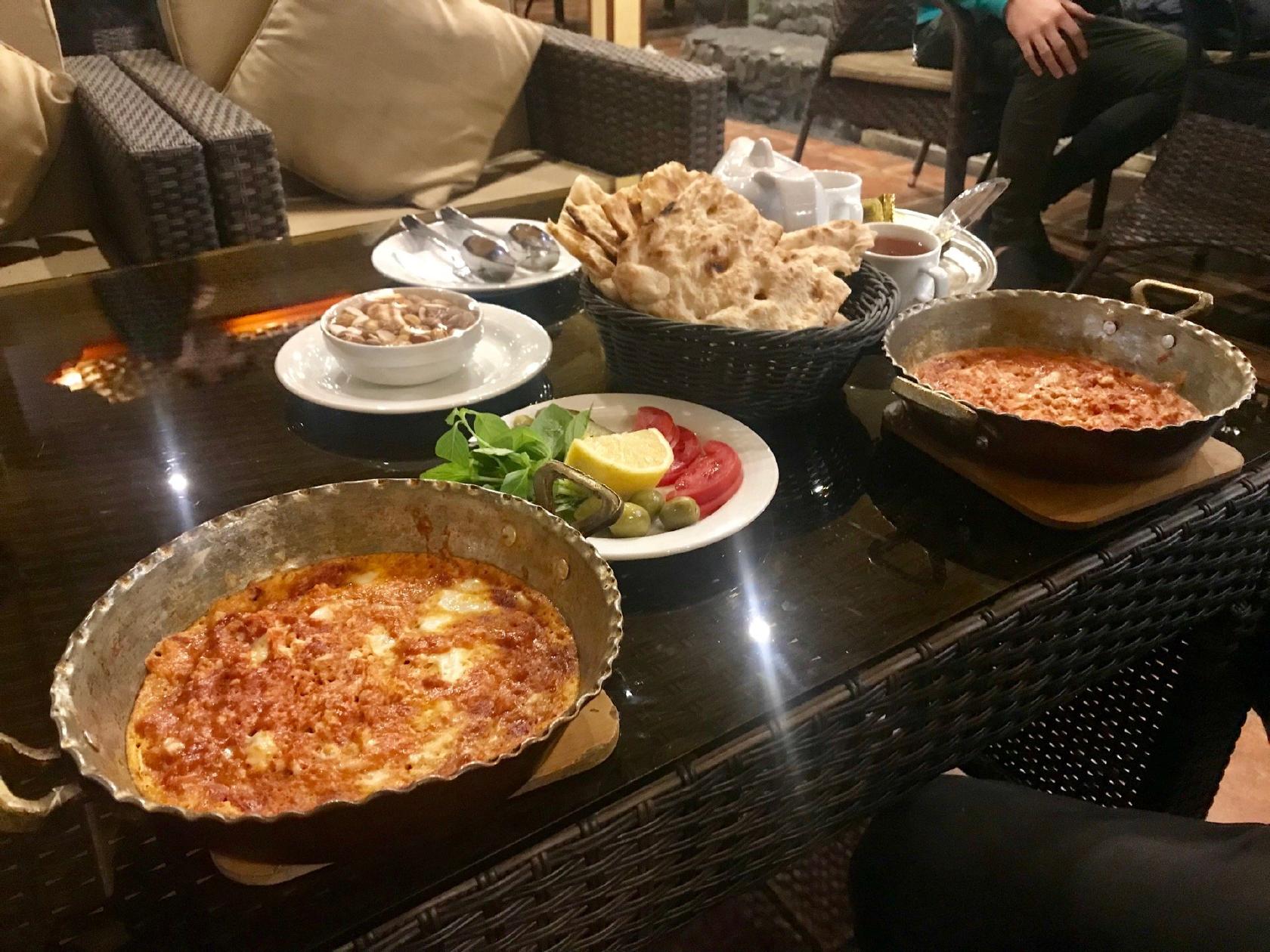 Kandoo Traditional Restaurant رستوران و سفره خانه سنتی کندو