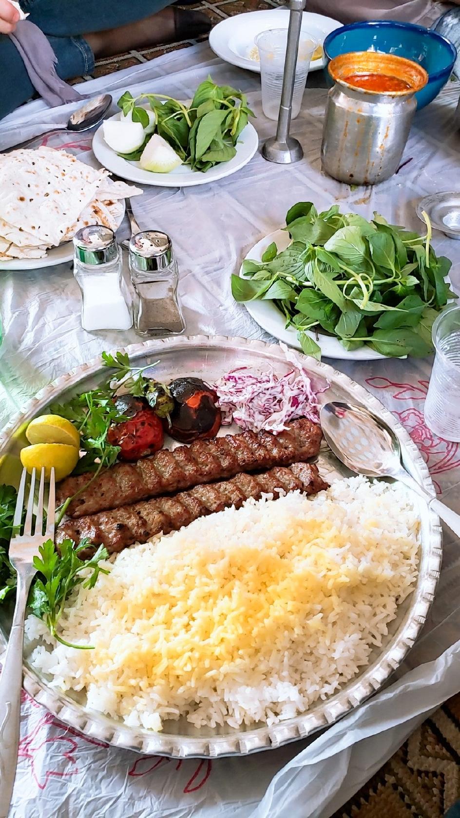 رستوران حکیم‌باشی HakimBashi Restaurant