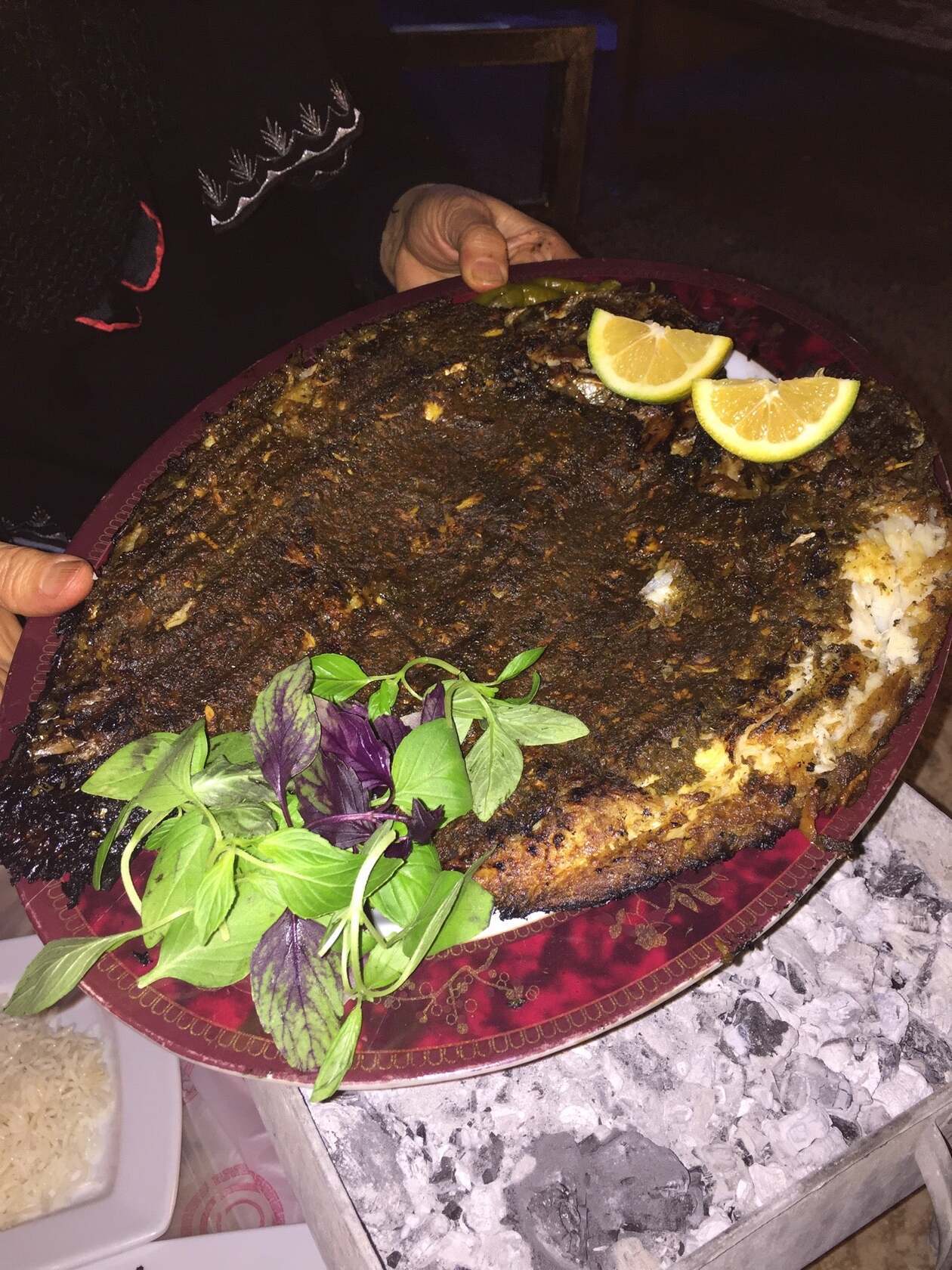 رستوران سنتي آبشار Abshar traditional restaurant