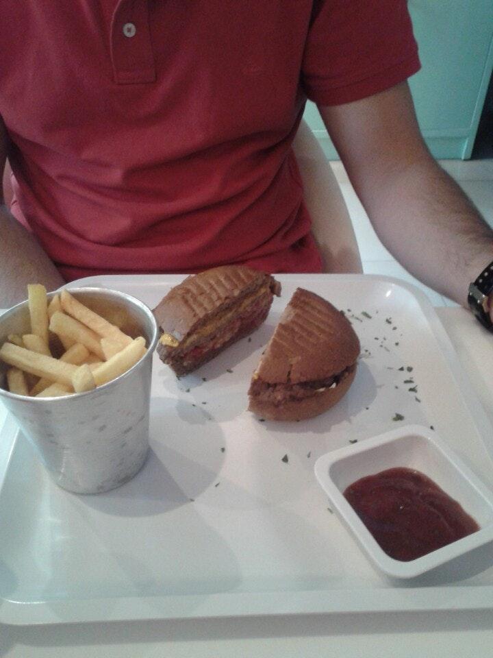 Public Resturant رستوران پابليك