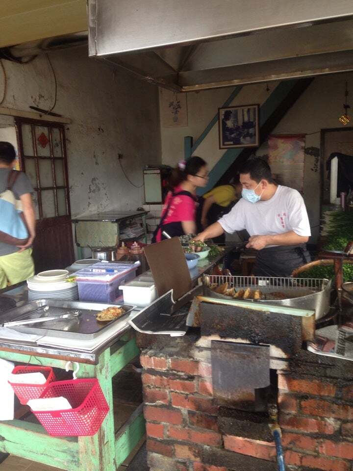 芳苑榕樹下蚵嗲