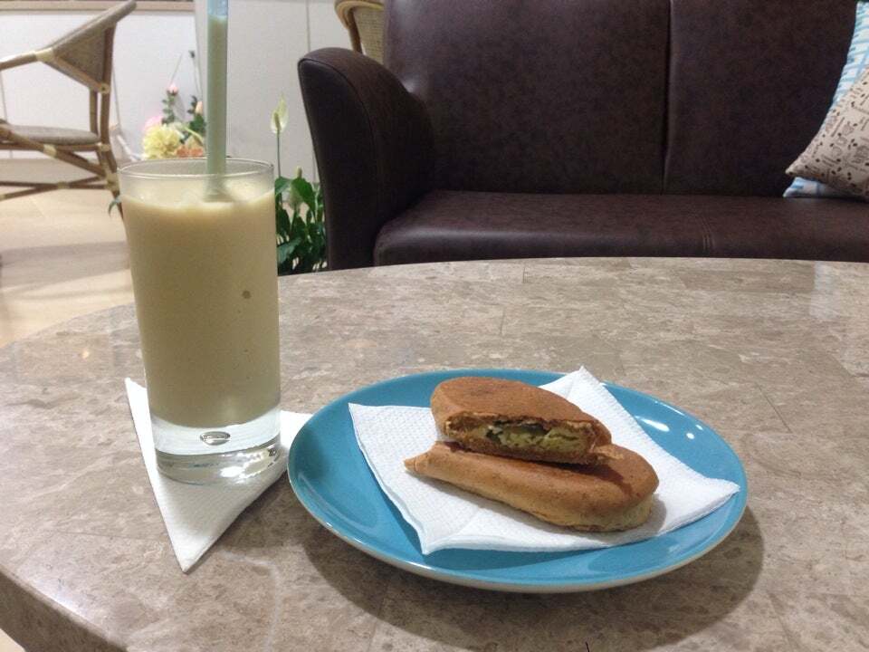 Roya Café