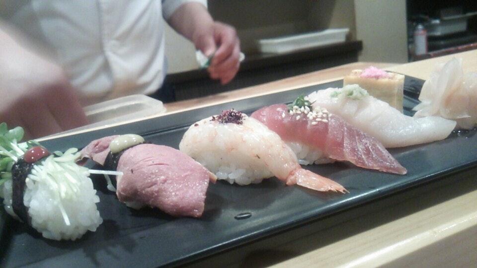 すし処 つづみ