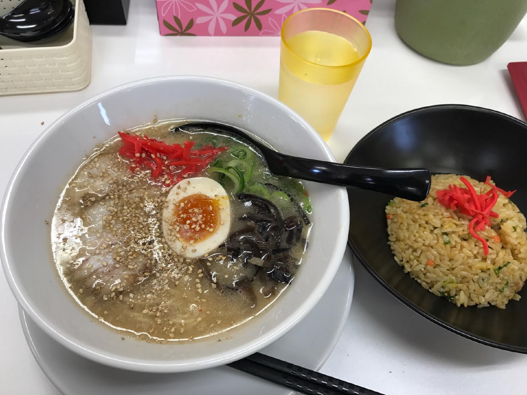 麺屋うまか・からあげやカリッジュ 久御山店