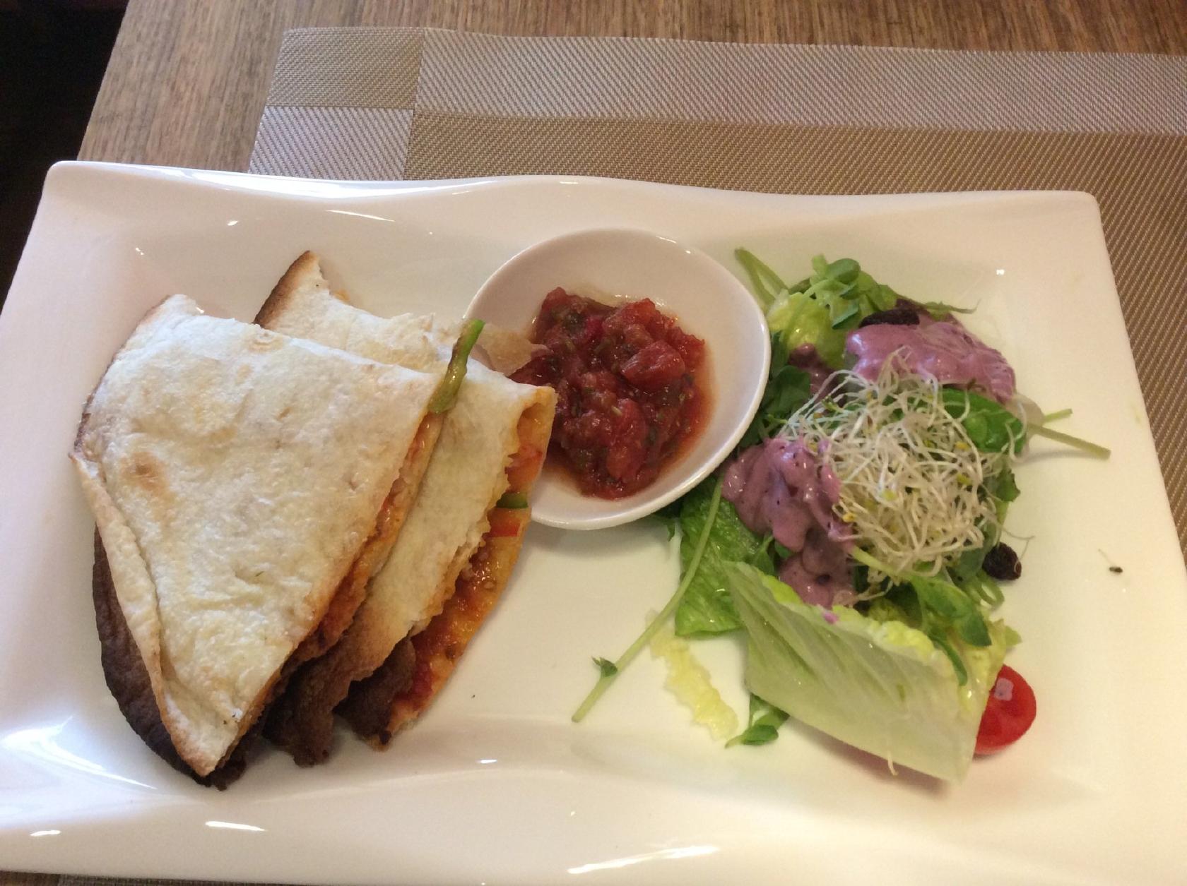 DL cafe light meals vegetarian