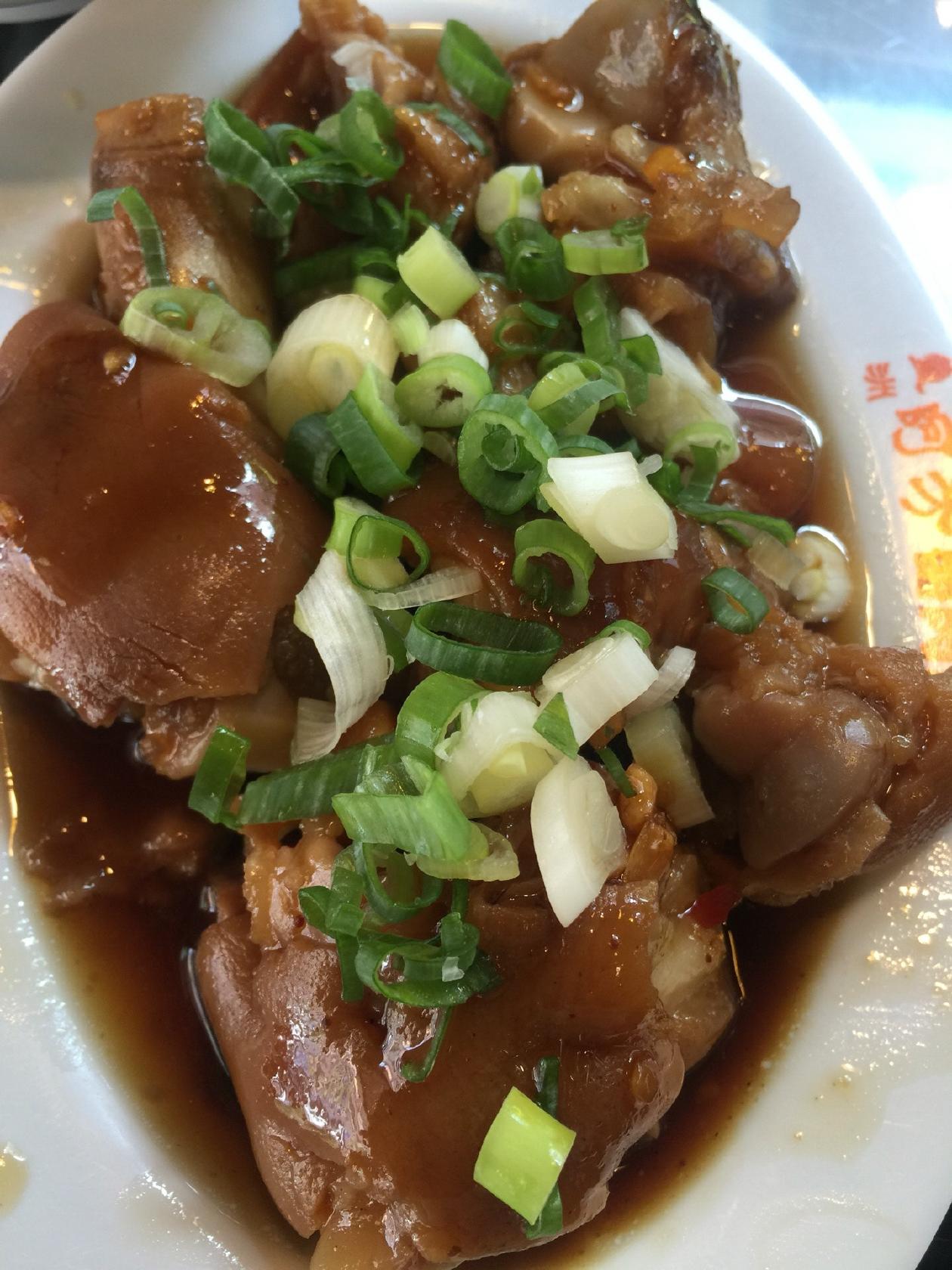 阿芳滷肉飯