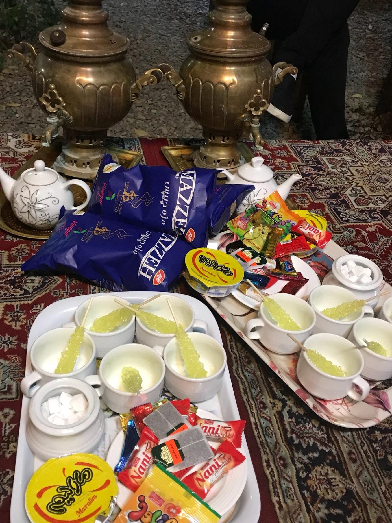 سفره خانه اقاجون