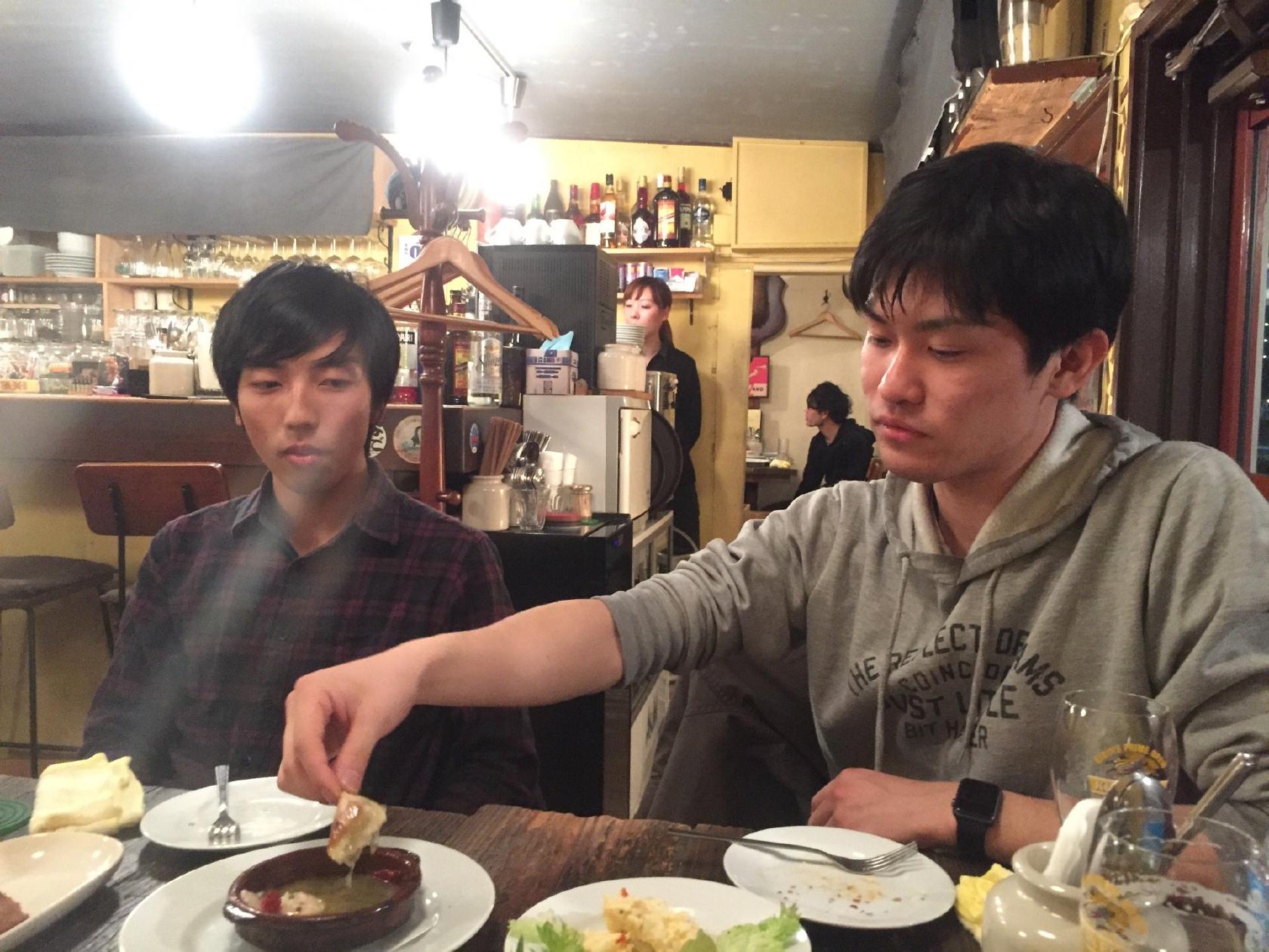 がぶ飲みワインと料理 マンデイオフ