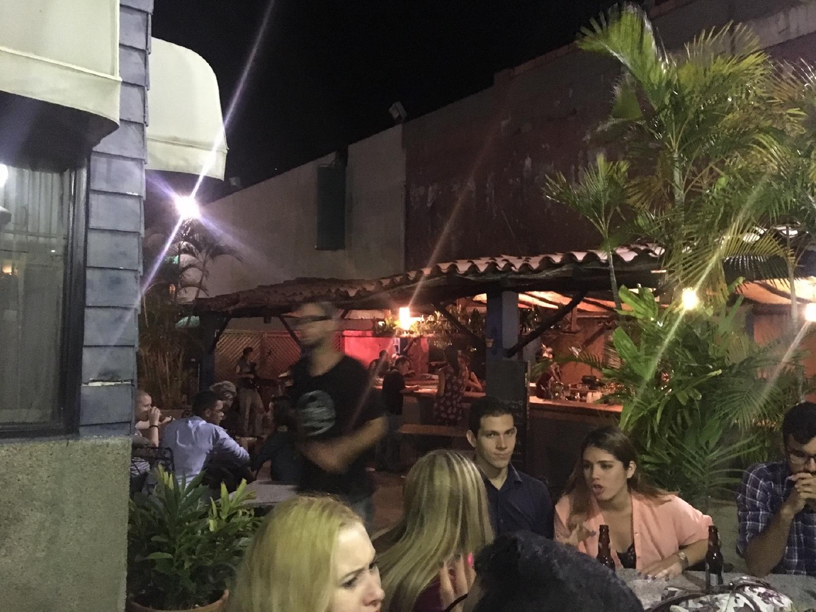 Restaurante El Jardin 4 De Mayo