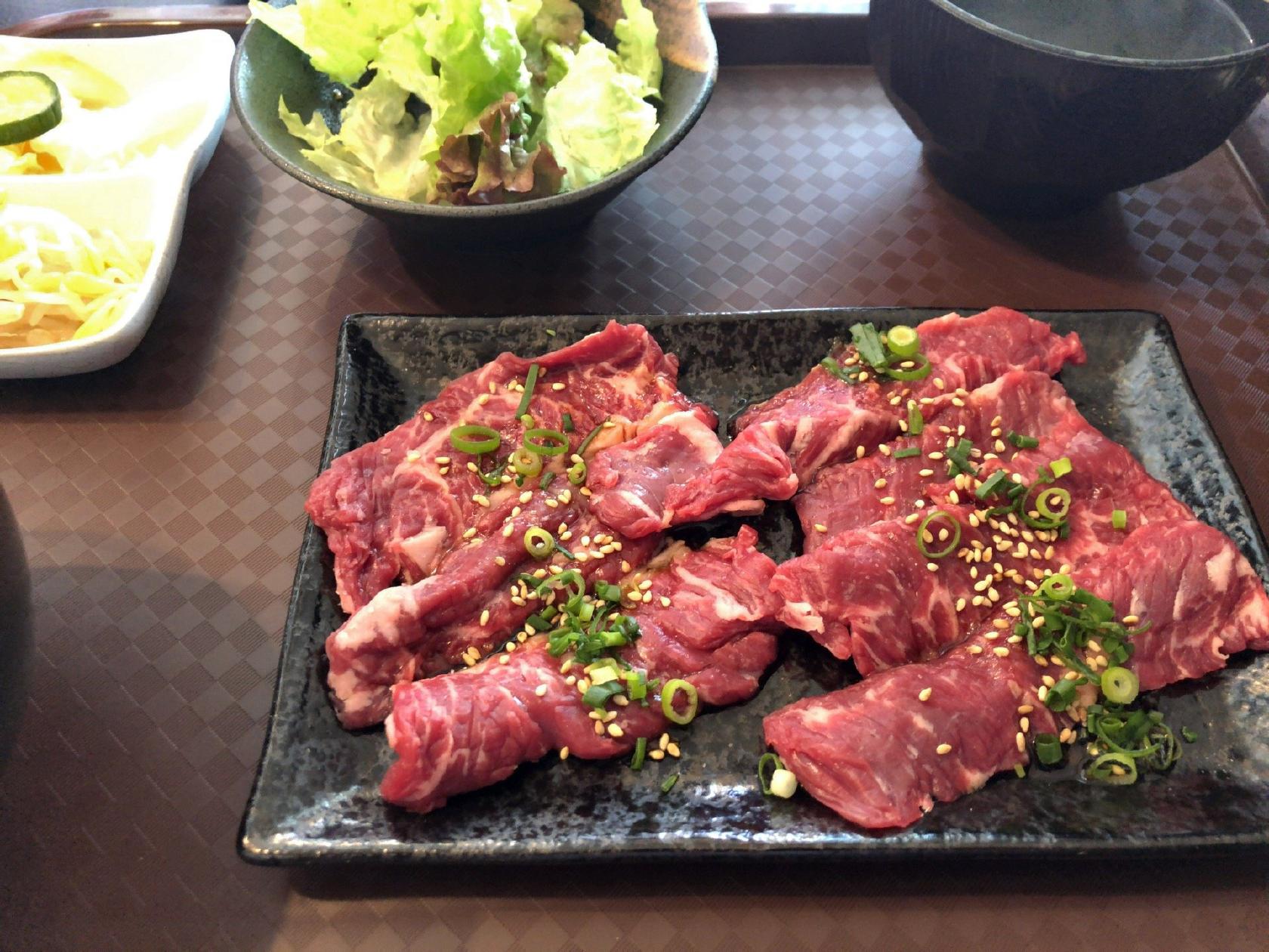 焼肉酒場 ゑえやん