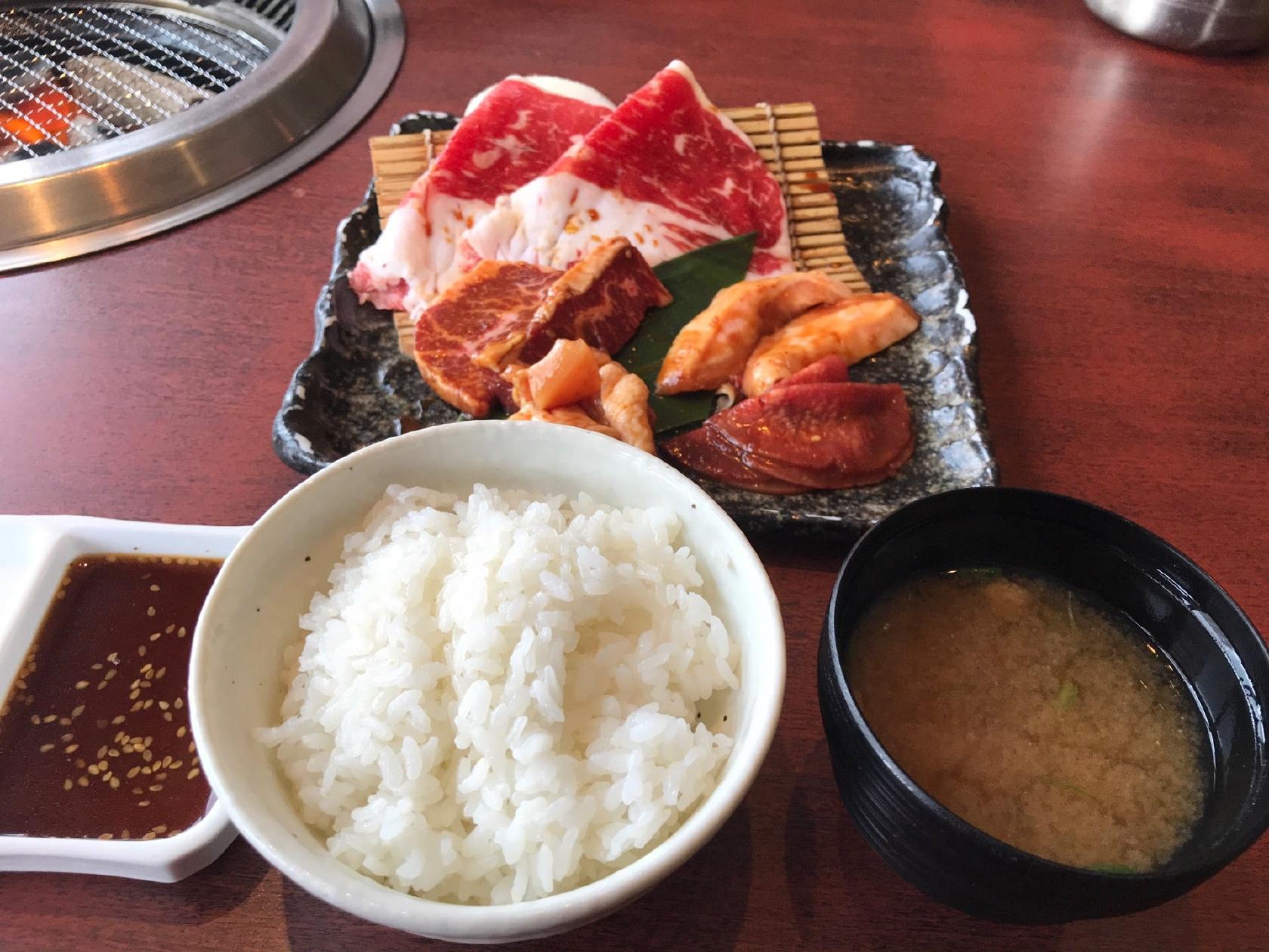炭火焼肉のて 豊中庄内店