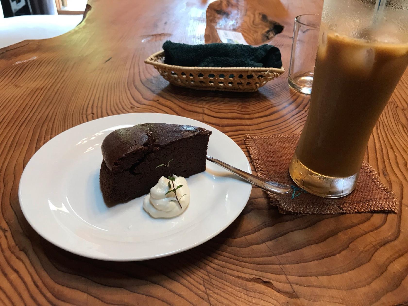 ログカフェ フローレスタ