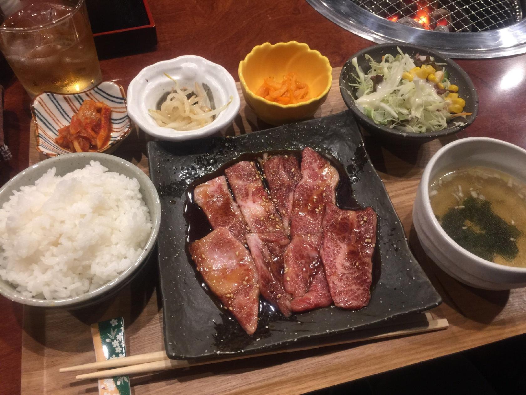 輝八