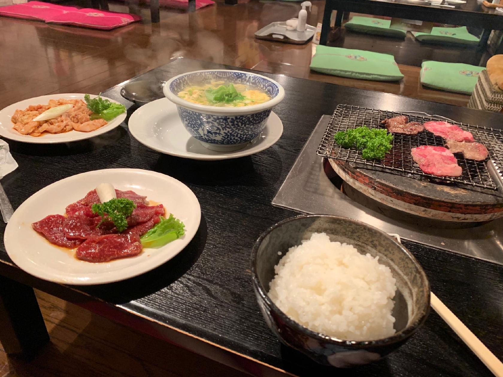 炭火焼肉ハウスとらじ