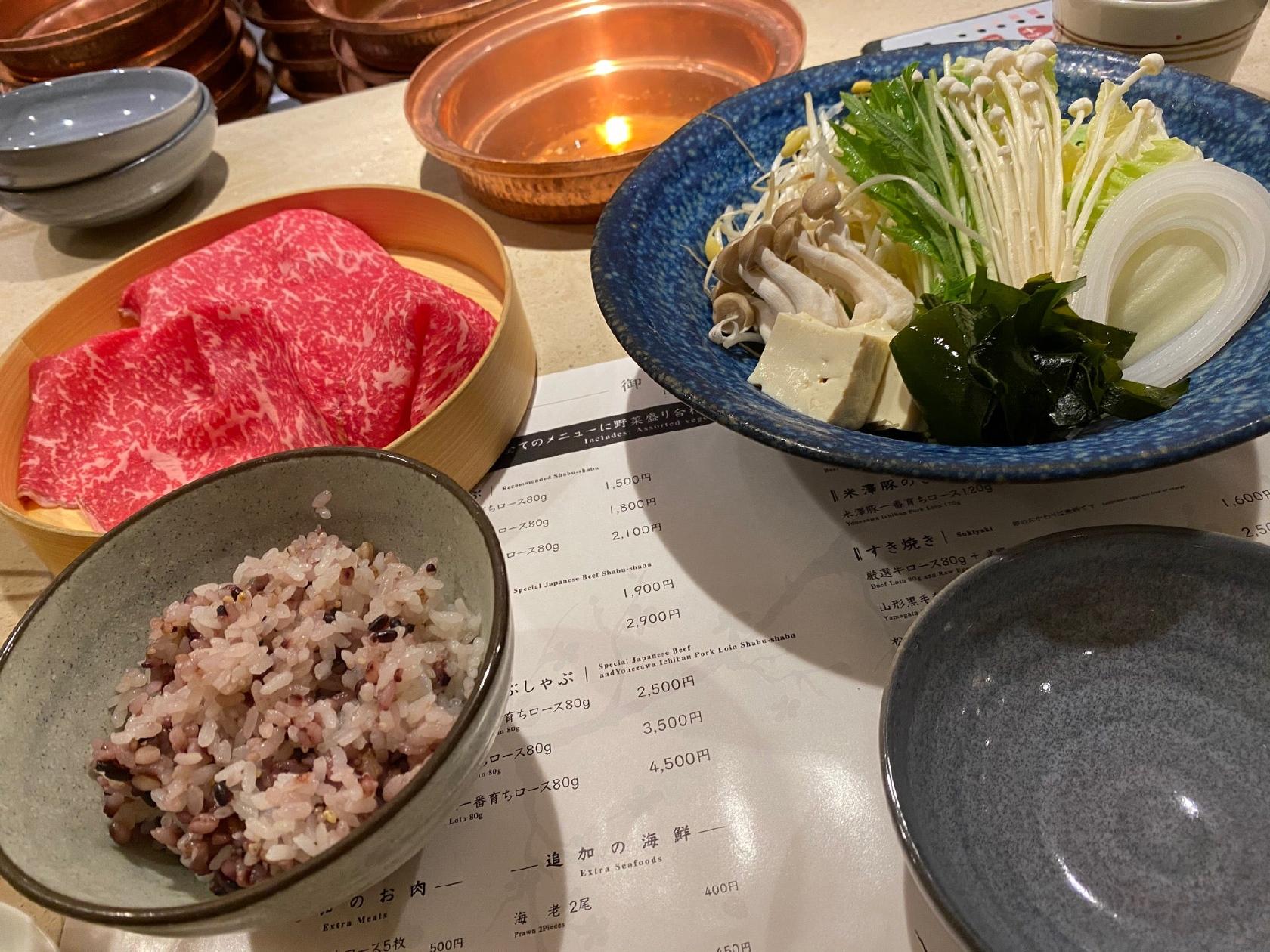 しゃぶしゃぶ山笑ふ