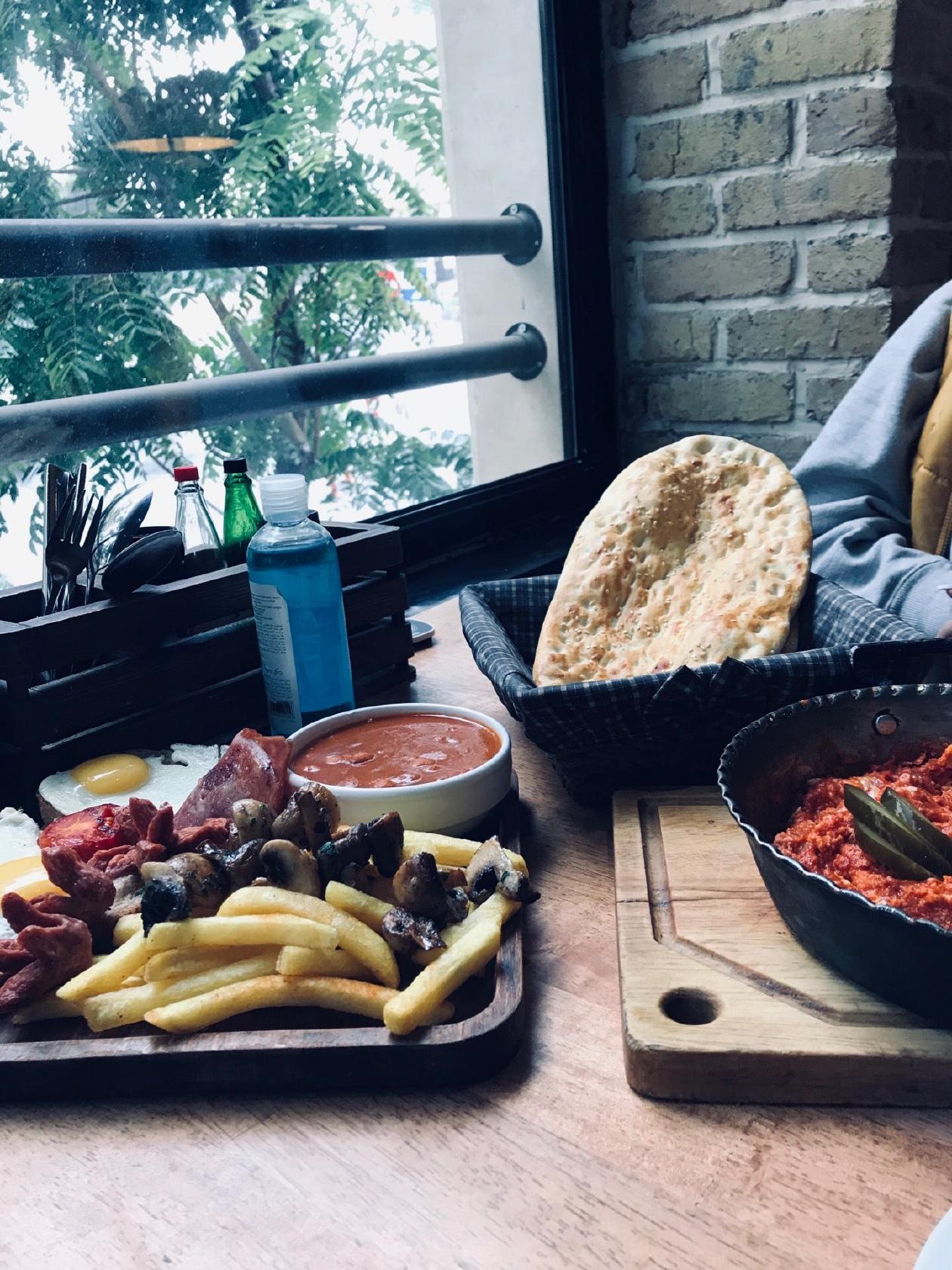 Tiroj Restaurant رستوران ایتالیایی تيروژ
