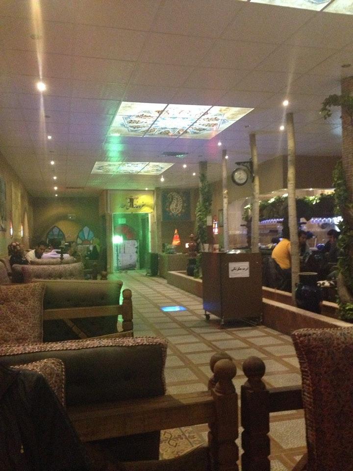 Attar Restaurant سفره خانه سنتى عطار