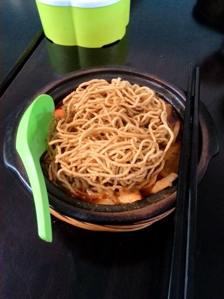 冰冰煲仔面专卖店