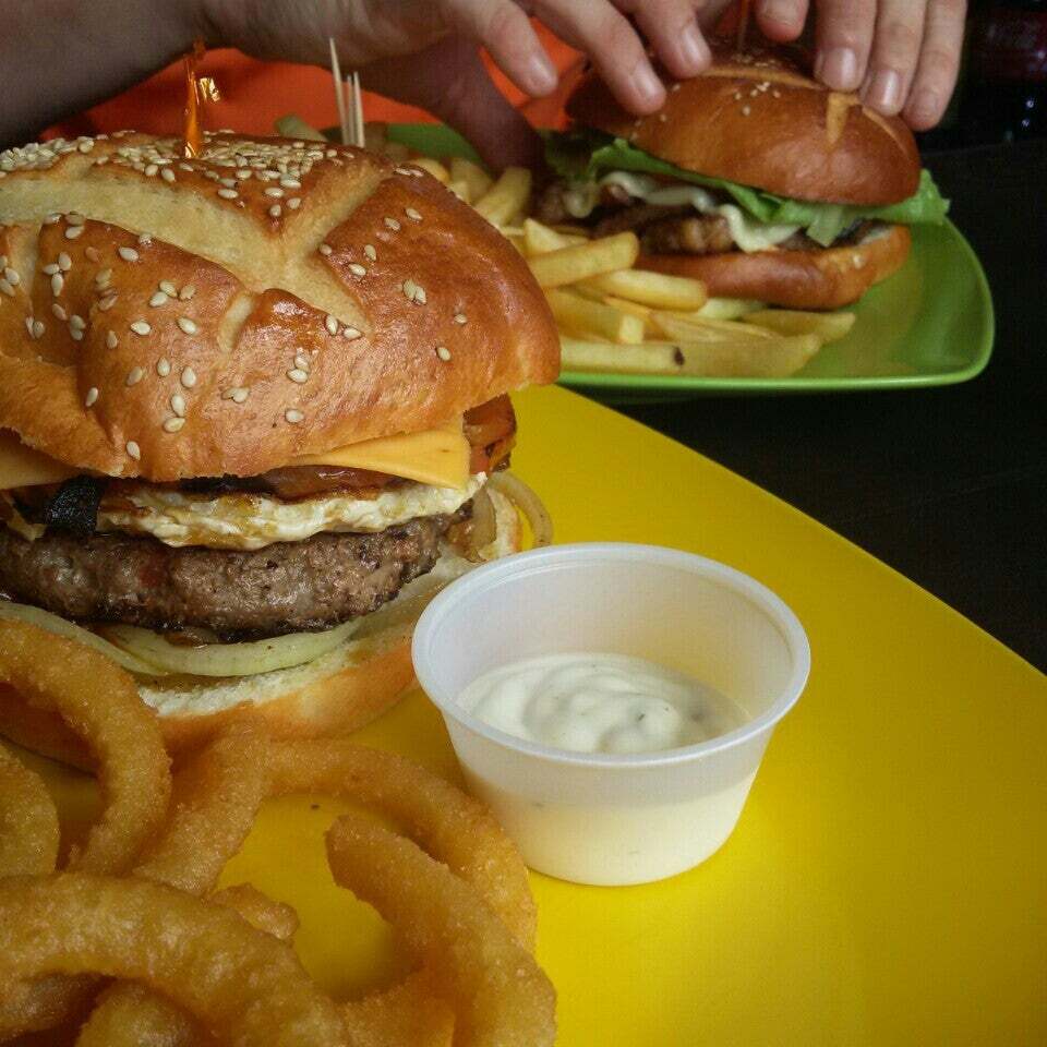 MAFALDA La Hamburguesa Artesanal