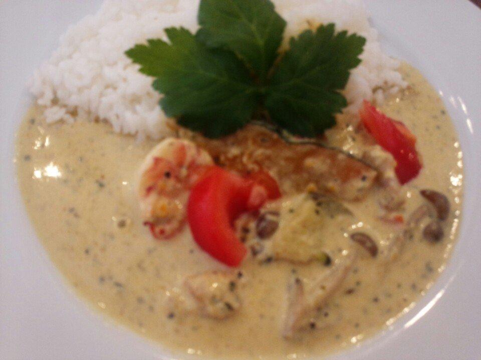 カフェ パウロニア