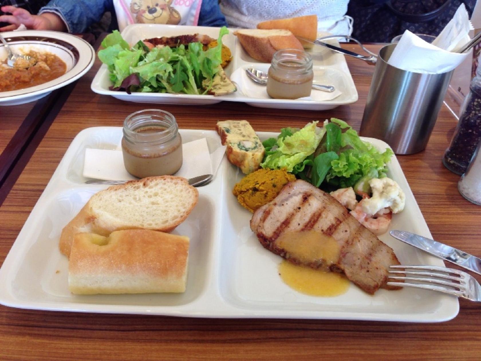 マザームーン カフェ＆グリル