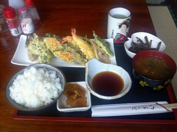 とんちん館
