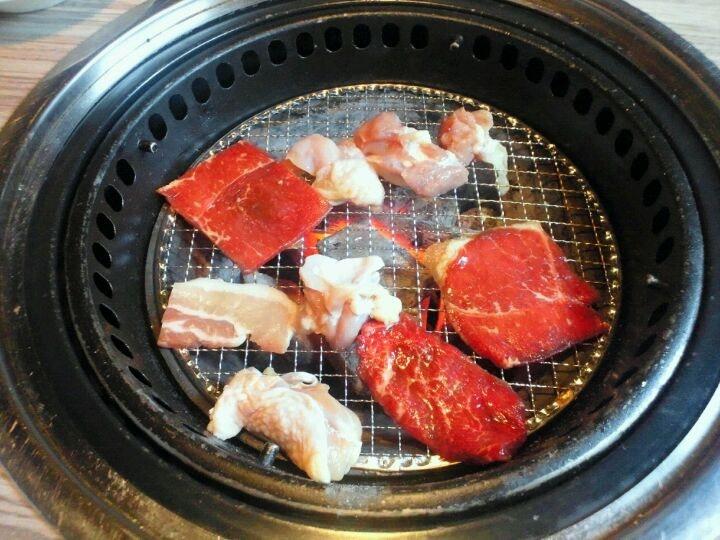炭火焼肉と韓国料理かんからかん
