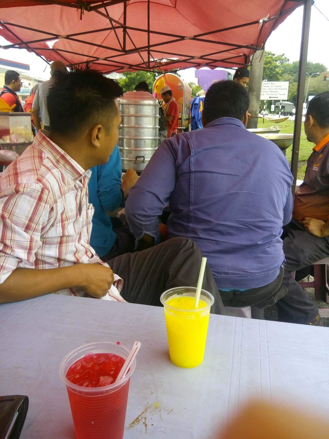 Nasi Kukus Ayam Goreng Berempah