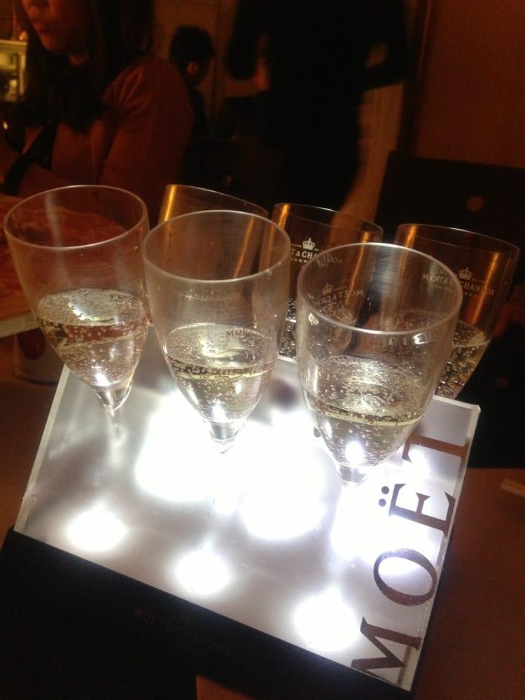 モエダイニング（Ｍｏｅｔ＆Ｄｉｎｉｎｇ）