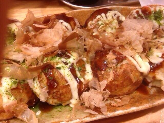 でこや