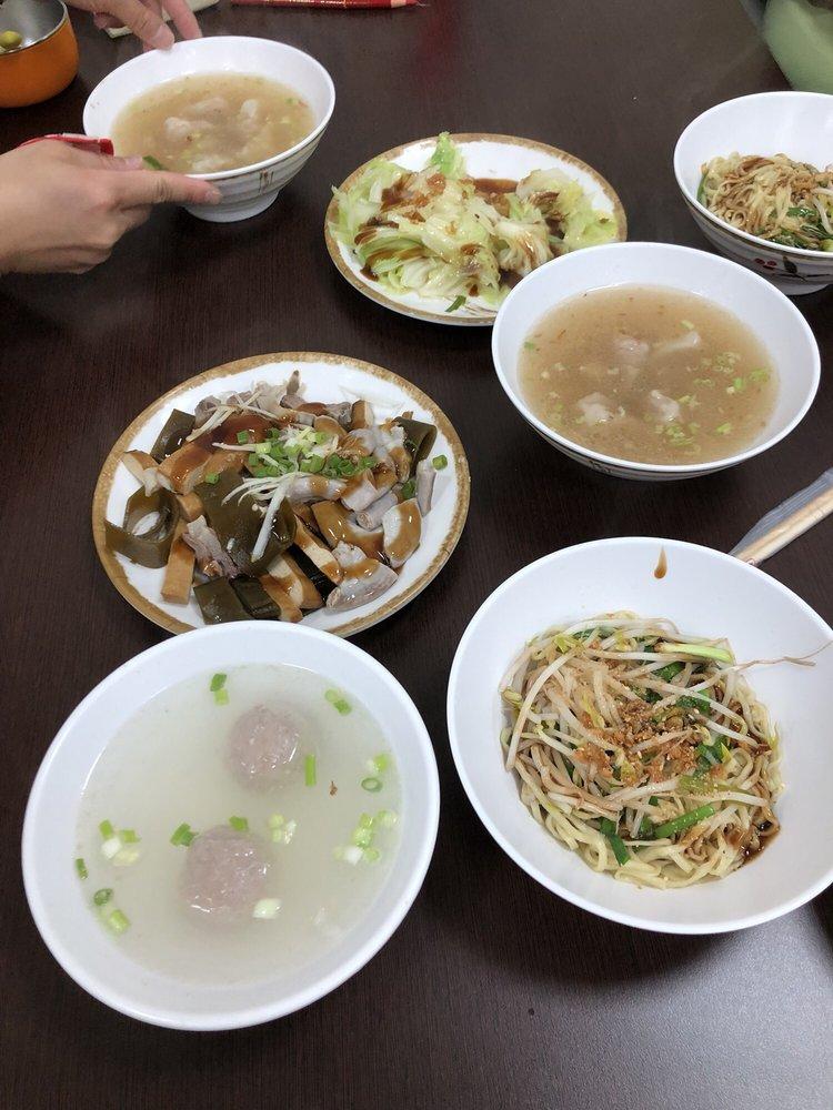 慢慢麵攤