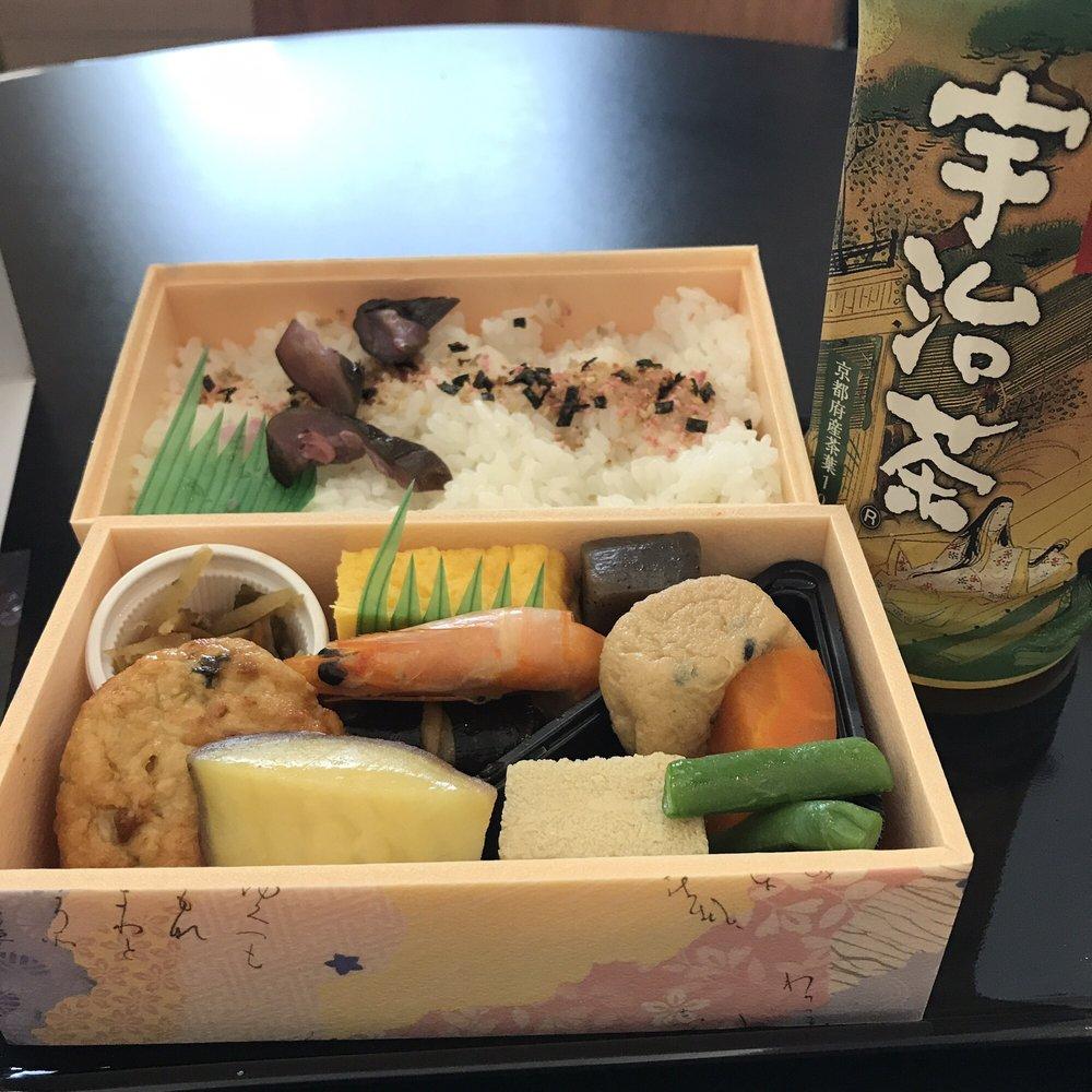 鶴屋吉信 売店
