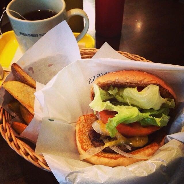 フレッシュネスバーガー 新都心銘苅店