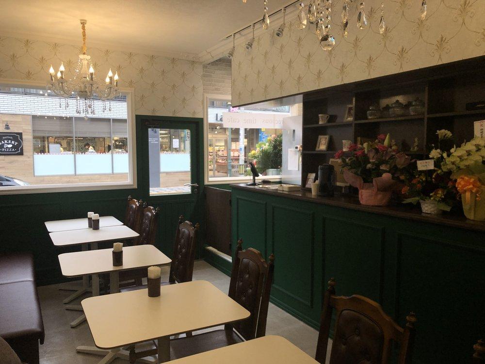 Precious time cafe
