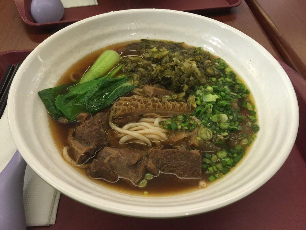 滬園金牌牛肉麵
