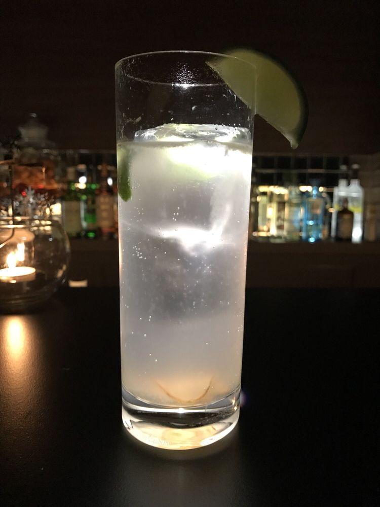 DARK BAR