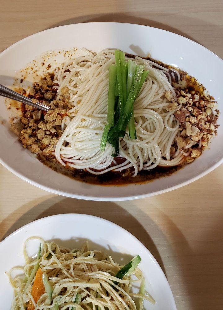 四川家庭料理 楊 八戸