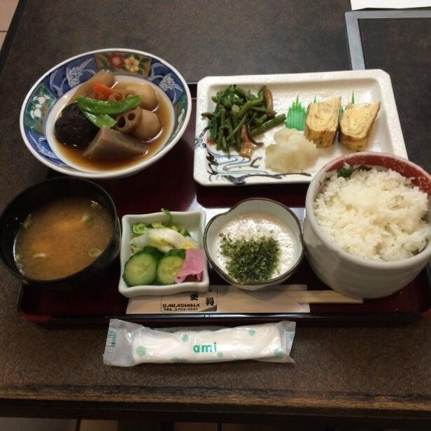 更科尾山台駅前店