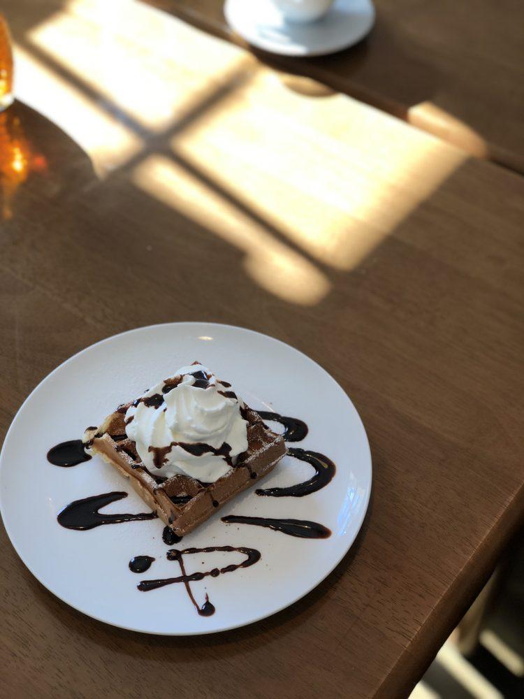 WAH WAH WAFFLES