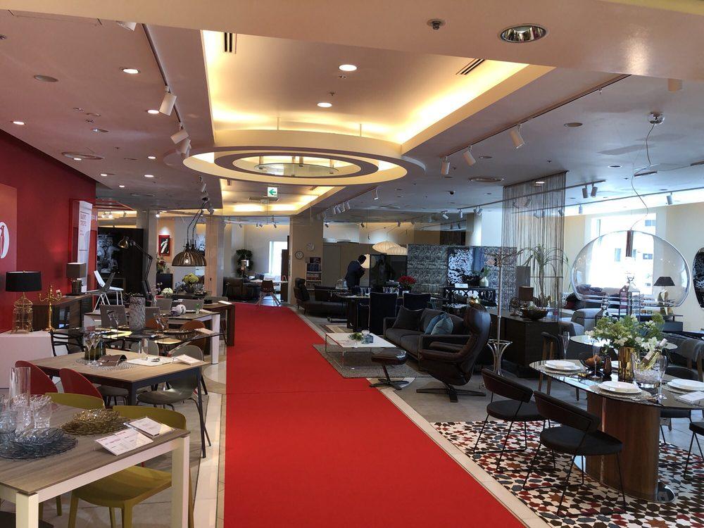 The +CASA 大阪店