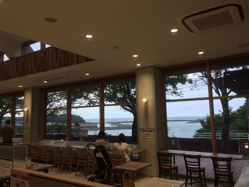 尼御前サービスエリア 上り線 フードコート