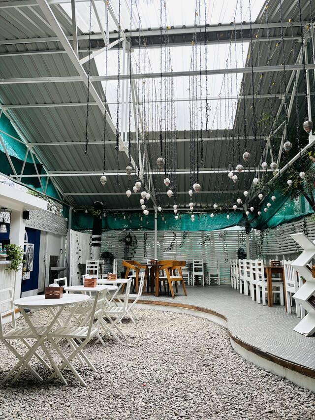 Backyard Bistro Hakimpara