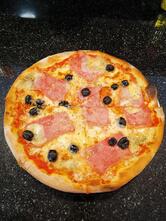 Holzofen Pizza Kurier Grappolo
