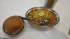 Hotel Chandravilas Bhuvan