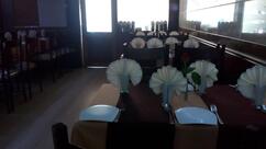 Hungry lips bar and Restaurant