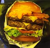 Lata Velha Bom Burguer