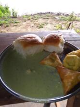 Raut Vadapav and tea centar