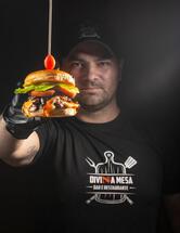 Divinna Mesa Bar e Restaurante - hamburgueria e choperia faixa preta.