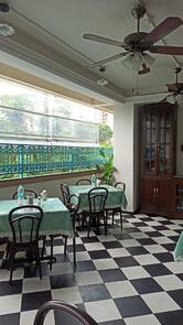 Bombay Irani Cafe